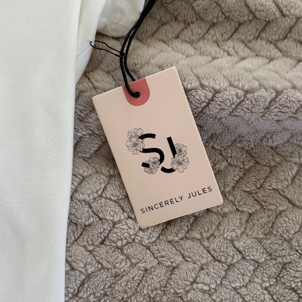 NWT White Square Neck Top - Picture 2 of 4